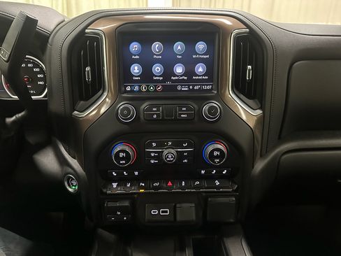 Used 2022 Chevrolet Silverado 2500 High Country w/ Z71 Off-Road Package image 32