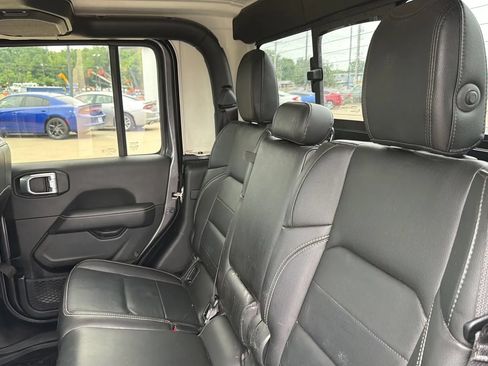 Used 2021 Jeep Gladiator Overland w/ Popular Equipment Package AWD/4WD image 40