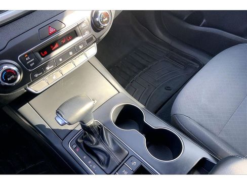 Used 2020 Kia Sorento LX w/ LX I4 Convenience Package AWD/4WD image 19