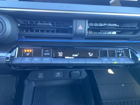 New 2026 Toyota Prius Plug-In Hybrid image 18