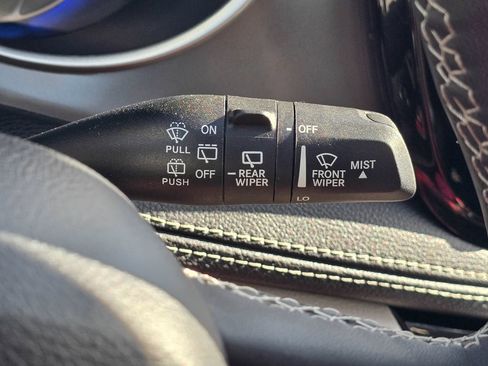 Used 2022 Chrysler Pacifica Touring-L AWD/4WD image 22