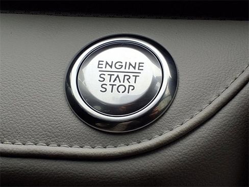 New 2025 Lincoln Nautilus Premier image 13