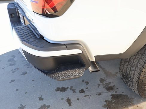 Used 2024 GMC Canyon Elevation w/ Convenience Package image 31