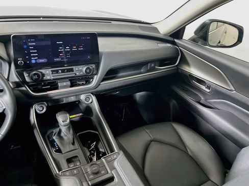 Certified 2025 Toyota Grand Highlander AWD image 20