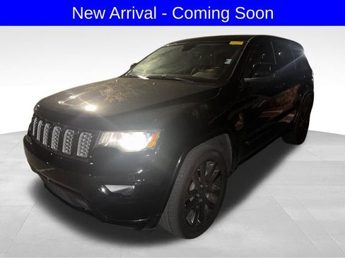 Used 2018 Jeep Grand Cherokee Altitude image 1