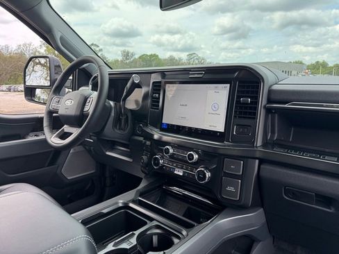 New 2026 Ford F250 Lariat w/ Black Appearance Package AWD/4WD image 21