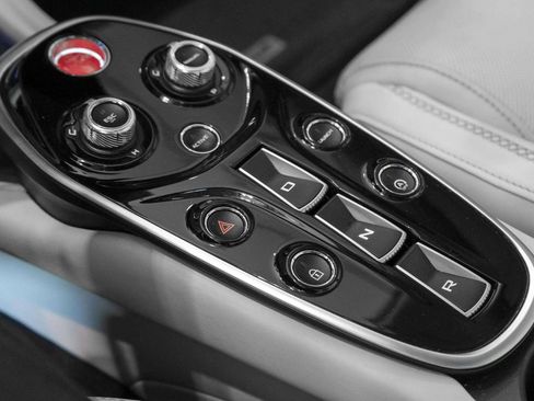 Used 2023 McLaren GT RWD image 30