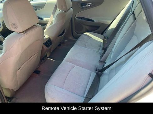 Used 2018 Chevrolet Malibu LT w/ Driver Confidence Package FWD image 11