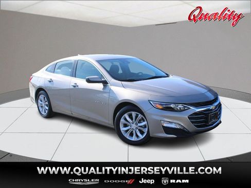Used 2025 Chevrolet Malibu LT FWD image 1