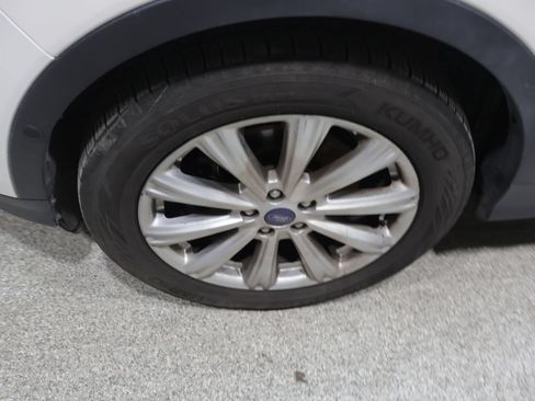 Used 2018 Ford Escape Titanium AWD/4WD image 9