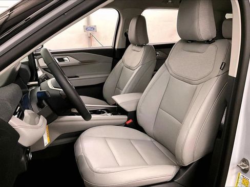 New 2026 Ford Explorer Active w/ Active Comfort Package image 24