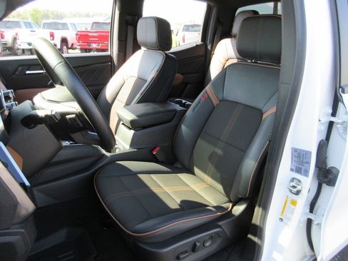 Certified 2024 GMC Canyon AT4 AWD/4WD image 17