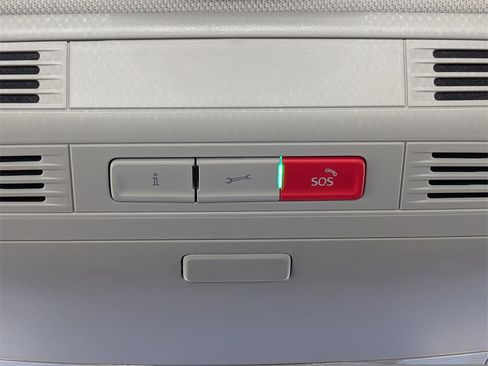 Used 2023 Volkswagen Jetta SE image 21