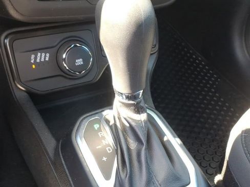 Used 2023 Jeep Renegade Altitude AWD/4WD image 17
