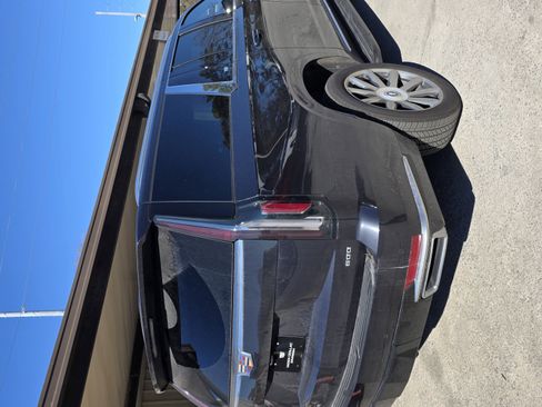 Used 2024 Cadillac Escalade ESV Premium Luxury Platinum image 5