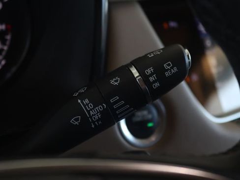 Used 2022 Cadillac XT5 Premium Luxury w/ Platinum Package image 17