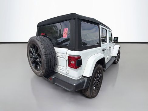 Used 2024 Jeep Wrangler Unlimited Sahara AWD/4WD image 9