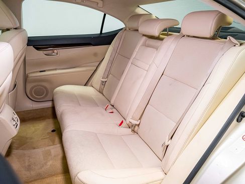 Used 2013 Lexus ES 350 w/ Luxury Pkg FWD image 14