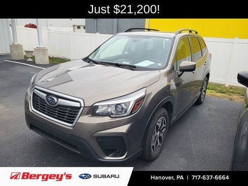 Used 2020 Subaru Forester Premium image 1