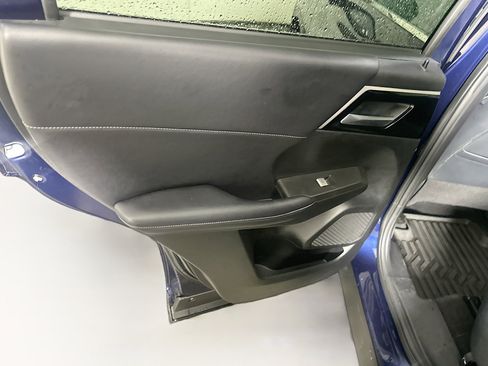 Used 2024 Mitsubishi Outlander SE image 25