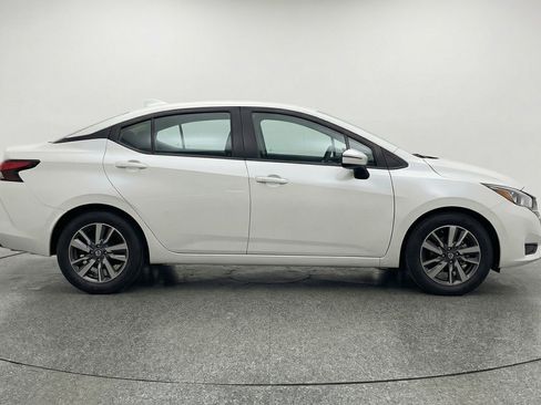 Used 2025 Nissan Versa SV image 11