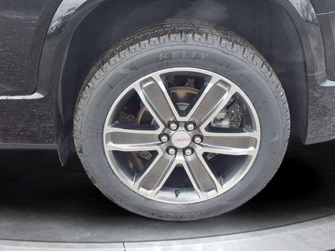 Certified 2018 GMC Acadia Denali w/ Technology Package image 21