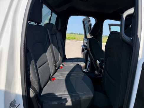 Used 2021 RAM 1500 Big Horn AWD/4WD image 19