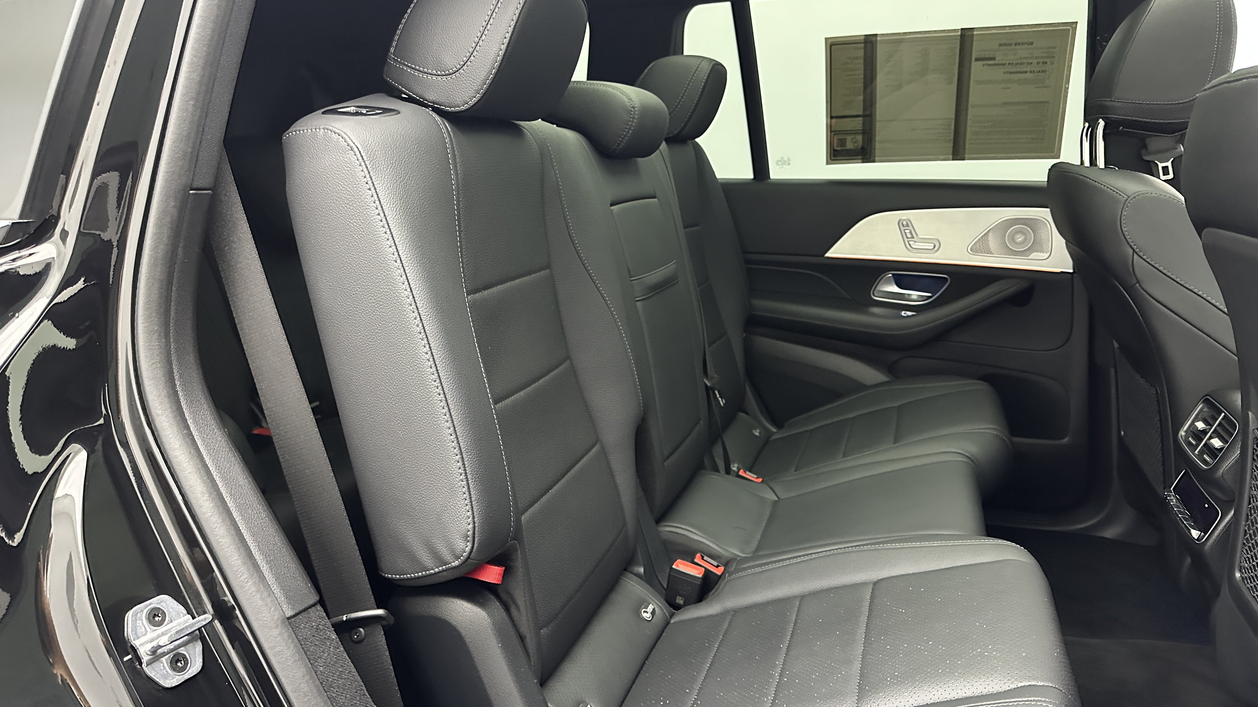 Used 2024 Mercedes-Benz GLS 450 4MATIC image 31