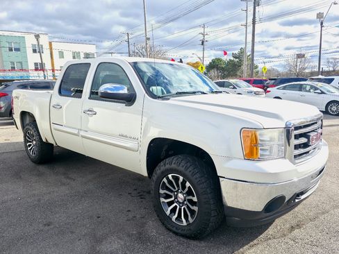 Used 2012 GMC Sierra 1500 SLE w/ Max Trailering Pack image 4