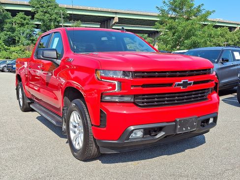 Used 2021 Chevrolet Silverado 1500 RST image 2