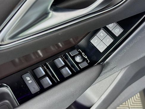 Used 2026 Land Rover Range Rover Velar Dynamic SE image 20