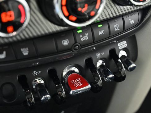 Used 2024 MINI Cooper Countryman S w/ Signature Upholstery Package FWD image 18