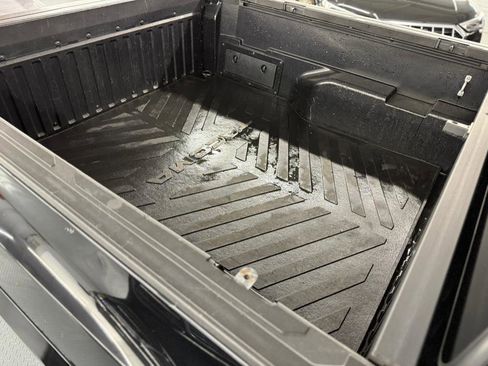 Used 2018 Toyota Tacoma TRD Sport image 19