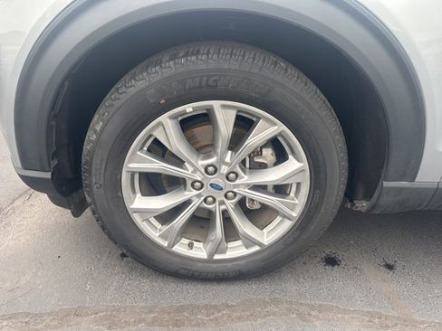 Used 2024 Ford Explorer Limited image 27