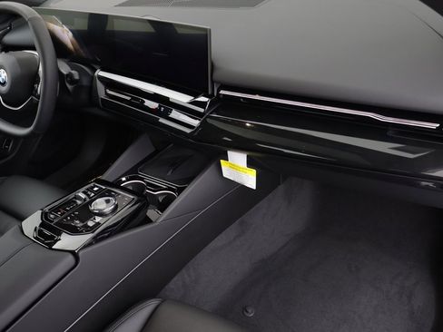 New 2026 BMW 530i xDrive image 19