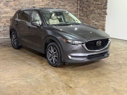 Used 2018 MAZDA CX-5 Touring w/ Preferred Equipment Package FWD image 3
