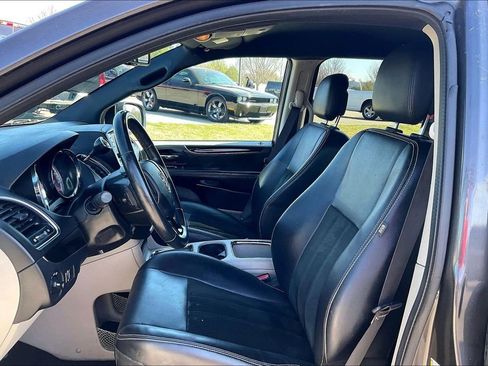 Used 2017 Dodge Grand Caravan SXT FWD image 23