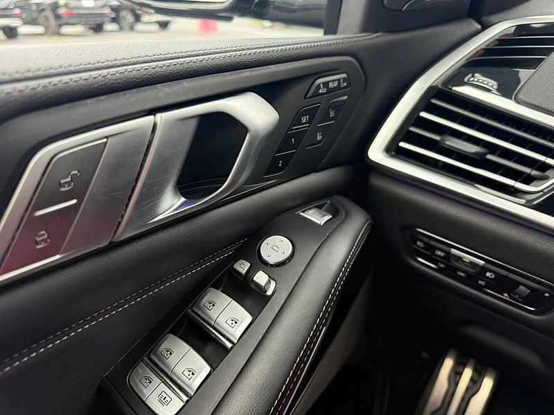 Used 2019 BMW X7 xDrive40i w/ Premium Package AWD/4WD image 9