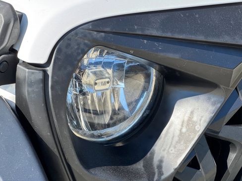 Used 2019 Jeep Wrangler Unlimited Sport S image 9