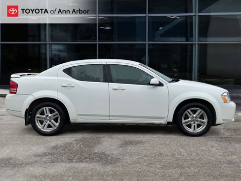 Used 2010 Dodge Avenger R/T image 11