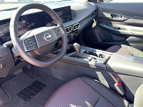 New 2026 Nissan Sentra SR w/ Floor Mat Package image 9