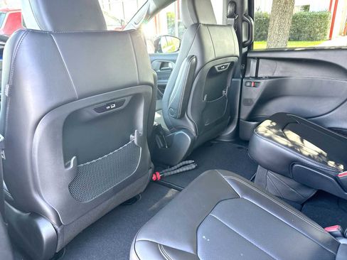 New 2026 Chrysler Pacifica Select FWD image 24