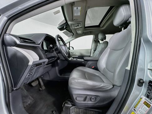 Certified 2021 Toyota Sienna XLE w/ XLE Plus Package FWD image 21