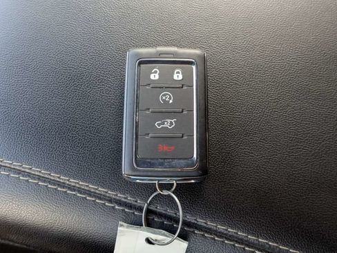 Used 2025 Jeep Grand Cherokee Altitude AWD/4WD image 30