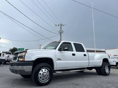 Used 2004 Chevrolet Silverado 3500 4x4 Crew Cab w/ Heavy-Duty Power Package image 1