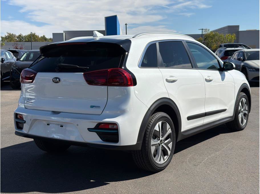 Used 2020 Kia Niro EX Premium w/ Cold Weather Package FWD image 3