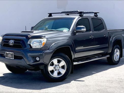 Used 2015 Toyota Tacoma PreRunner RWD image 1