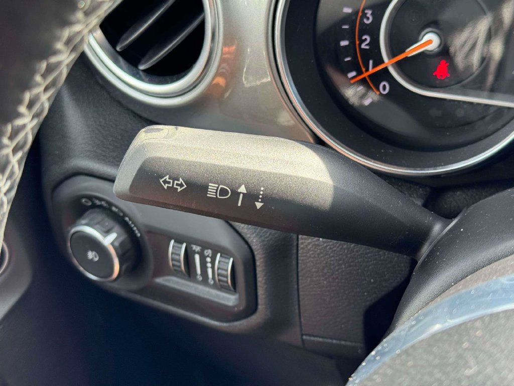 Used 2021 Jeep Wrangler Unlimited Sahara AWD/4WD image 19