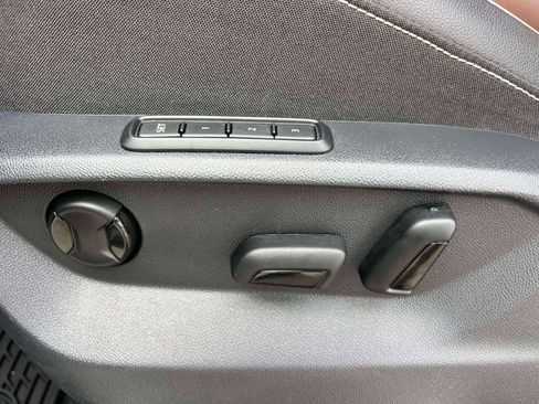 Used 2024 Volkswagen Tiguan SEL R-Line image 18