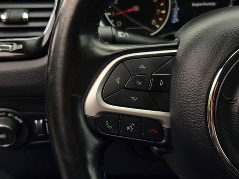 Used 2019 Jeep Compass Altitude image 29